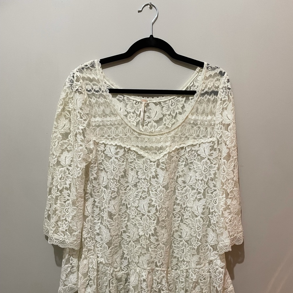 FREE PEOPLE white lacy floaty top